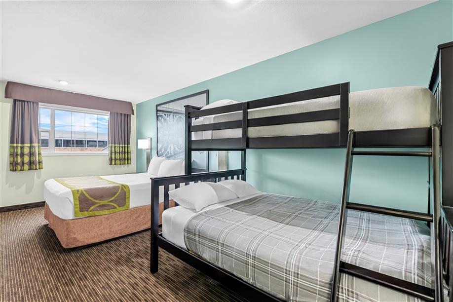 Super 8 by Wyndham Saskatoon Near Saskatoon Airport