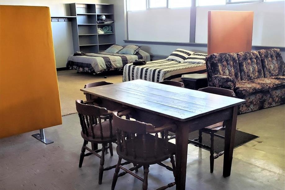 Hodgeville Skool Inn