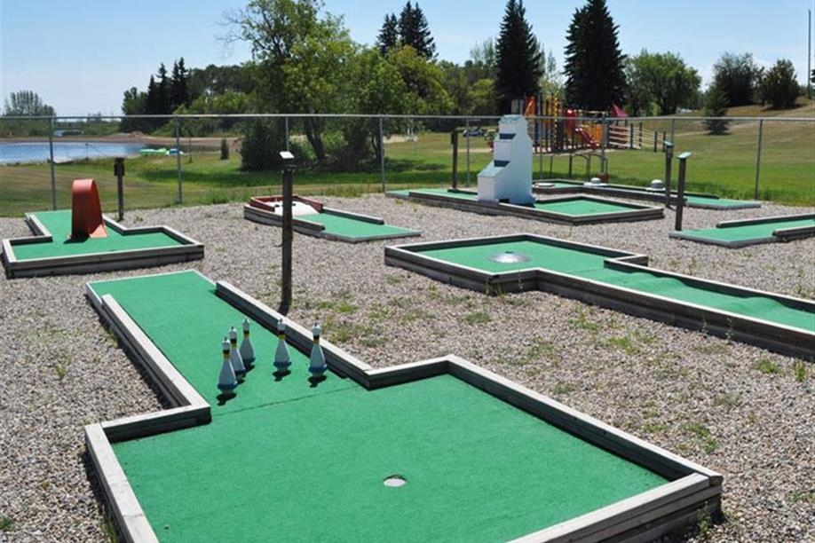 Carlton Trail Regional Park - Mini Golf
