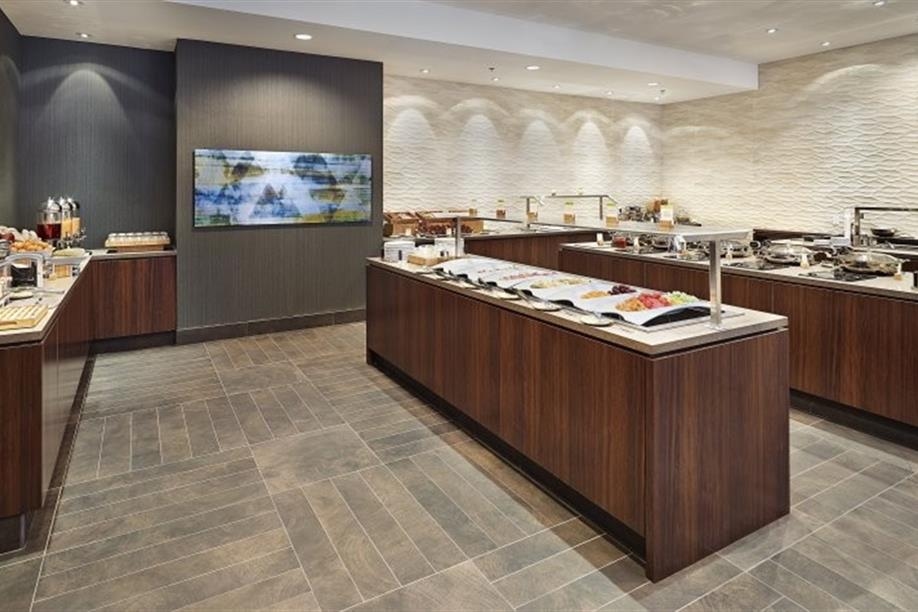 DoubleTree by Hilton Regina Hotel & Conference Centre - Buffet Area