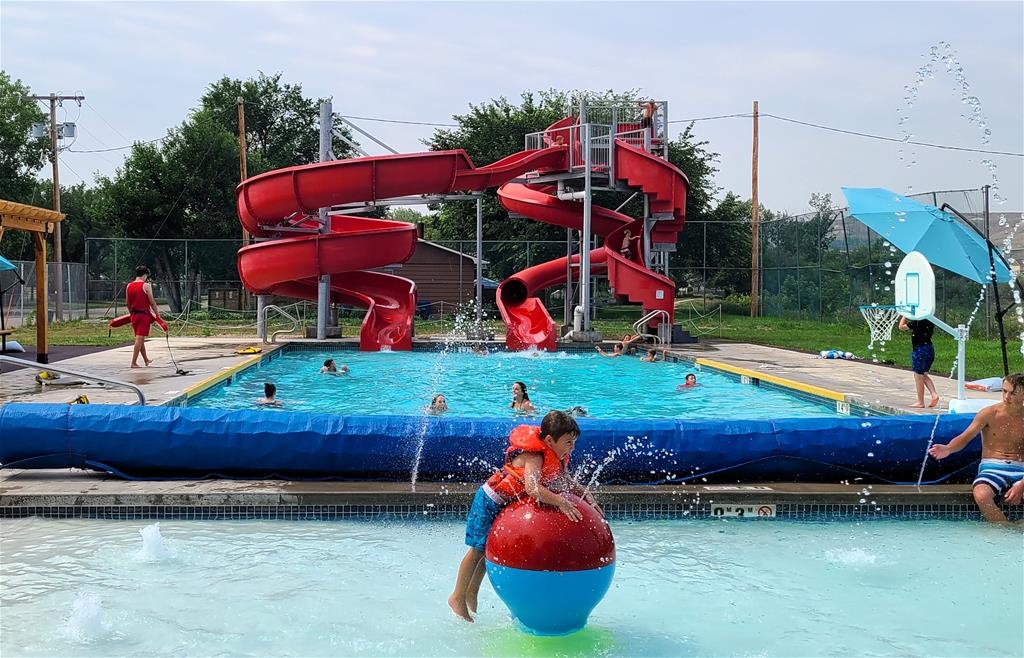 Eastend - Swimming Pool & Splash Park