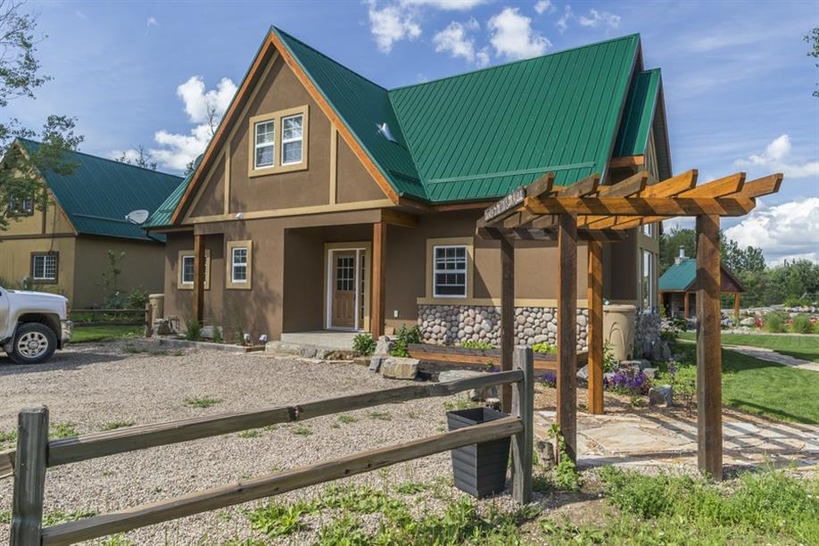 Firesong Resort - the exterior of The Perch