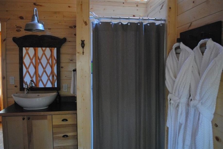 Flora Bora Forest Lodging