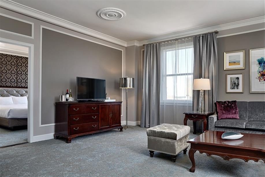 The Hotel Saskatchewan, Autograph Collection - Deluxe Suite - Living Area