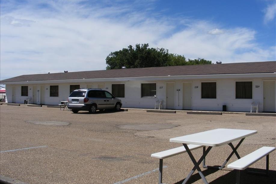 Kelly Ann's Hidden Hilten Motel