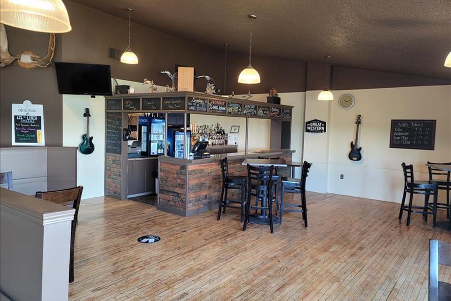 Kenosee Inn and Cabins