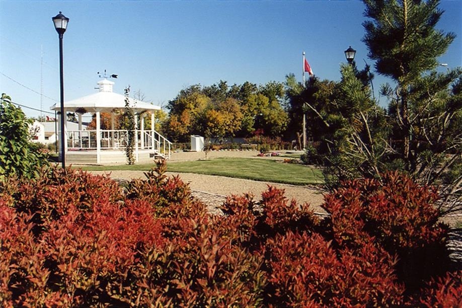 Leader Millenium Gardens