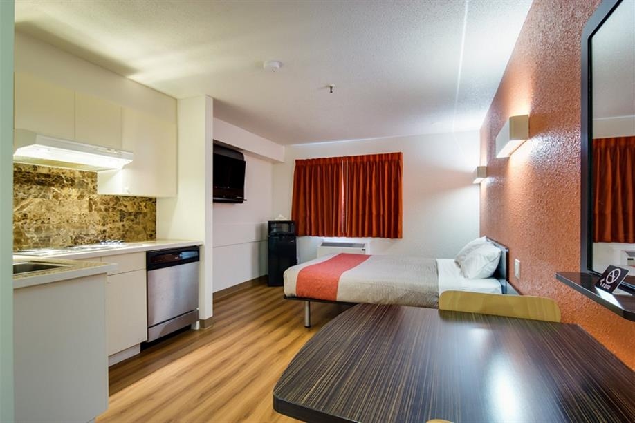 Motel 6 Kerrobert - single kitchenette