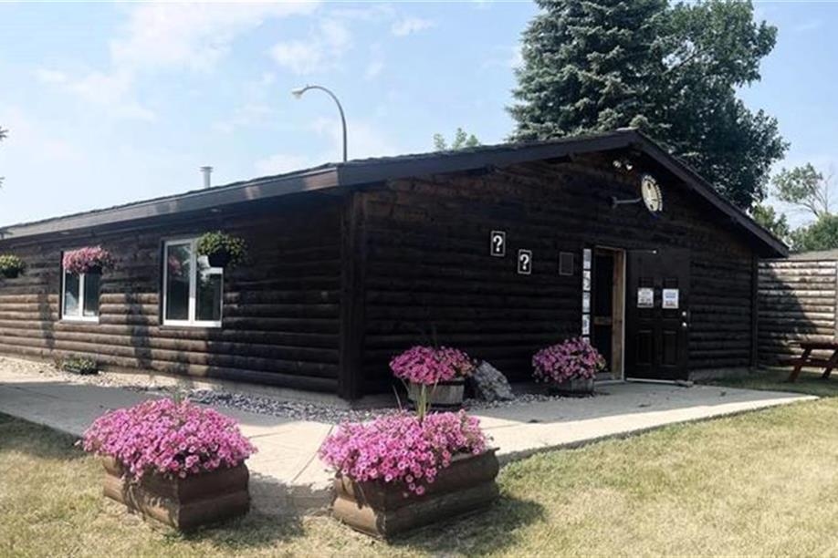 Redvers Tourism Log Cabin and Campground