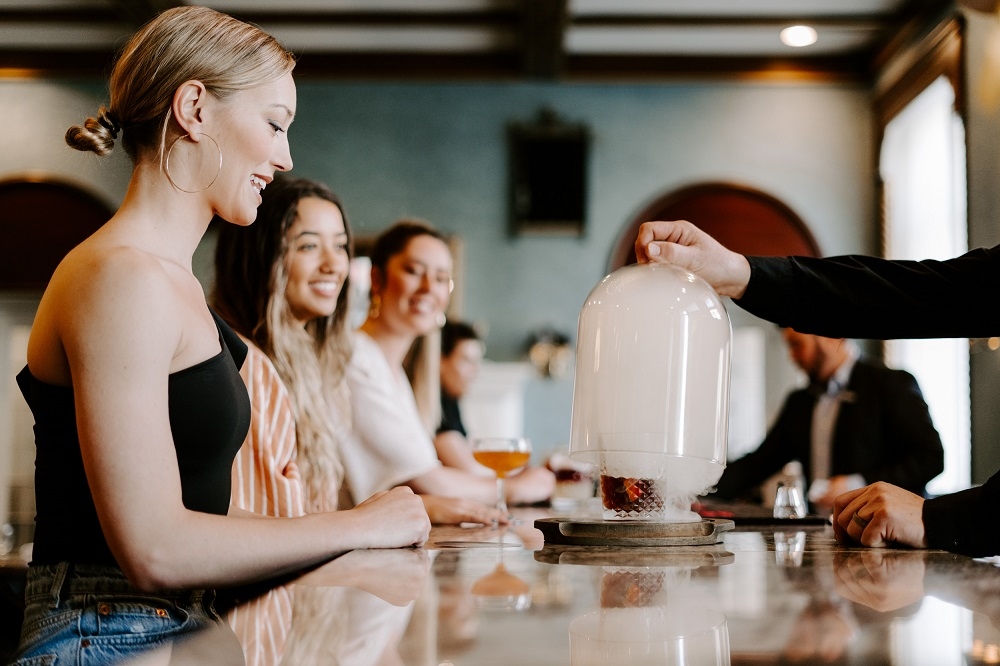 Regina - Numerous food & drink establishments