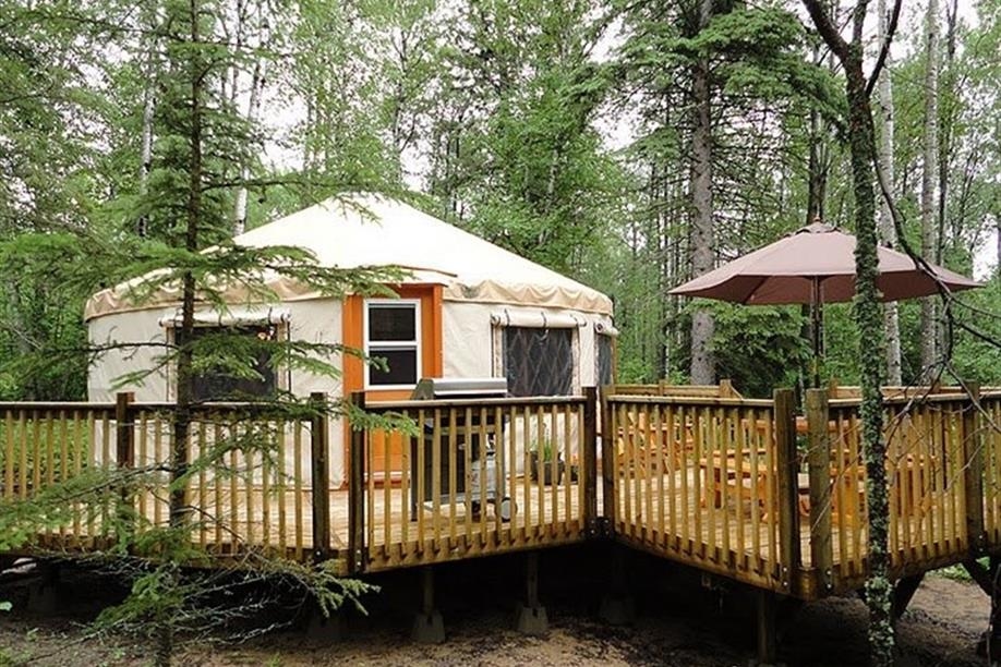 Flora Bora Forest Lodging - Yurt exterior