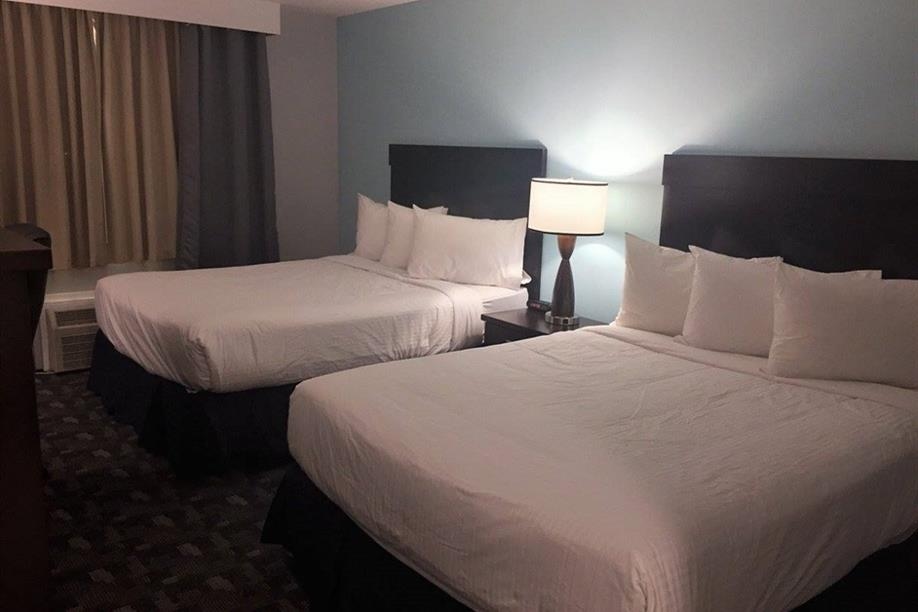 Travelodge Rosetown - Double Queen Room