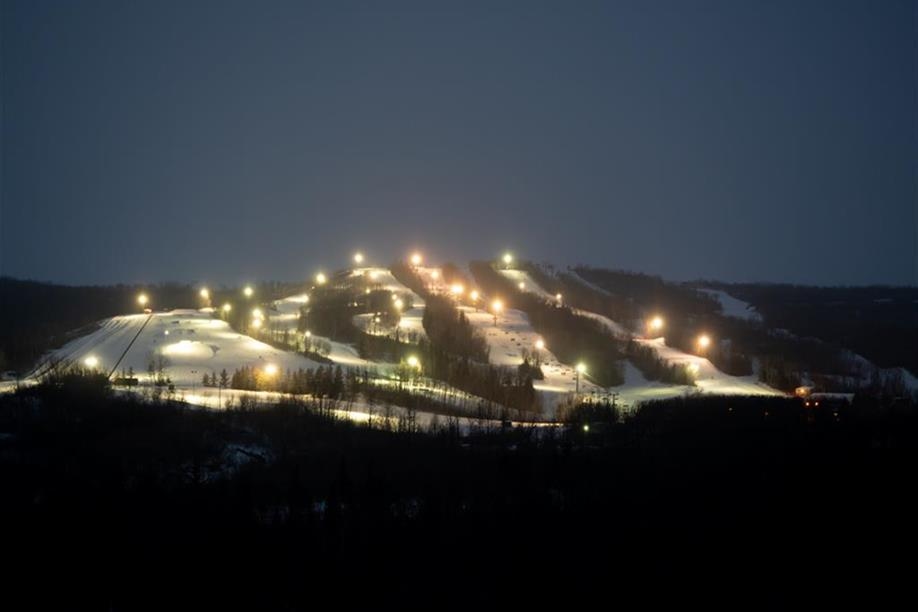 Table Mountain Regional Park - Downhill Ski and Tubing Park