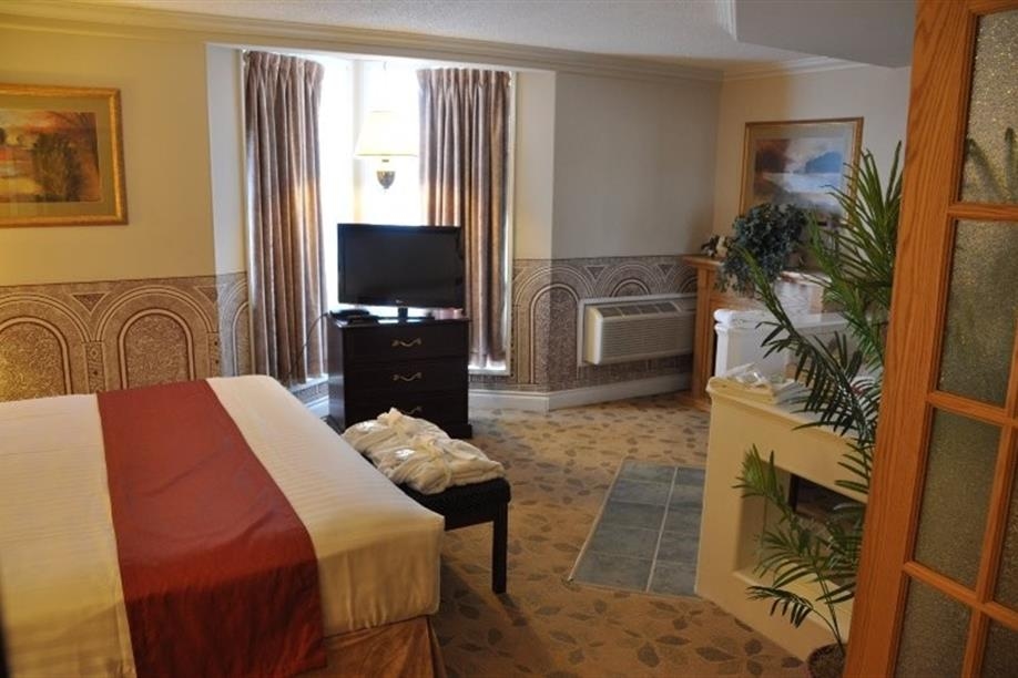 Tropical Inn Hotel and Conference Centre - Premium Suite