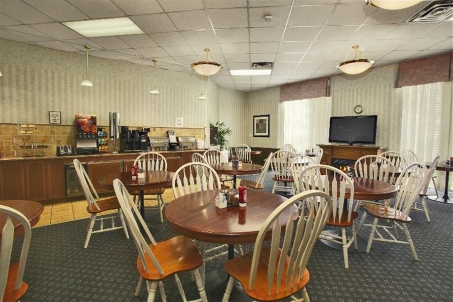 Travelodge by Wyndham Lloydminster