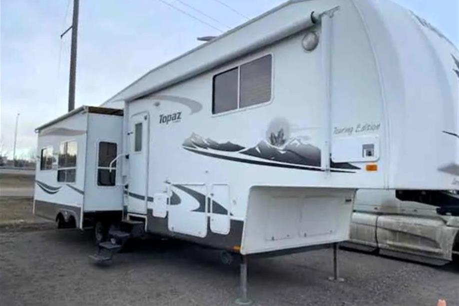 Twin Shores Lodging - Full service RV