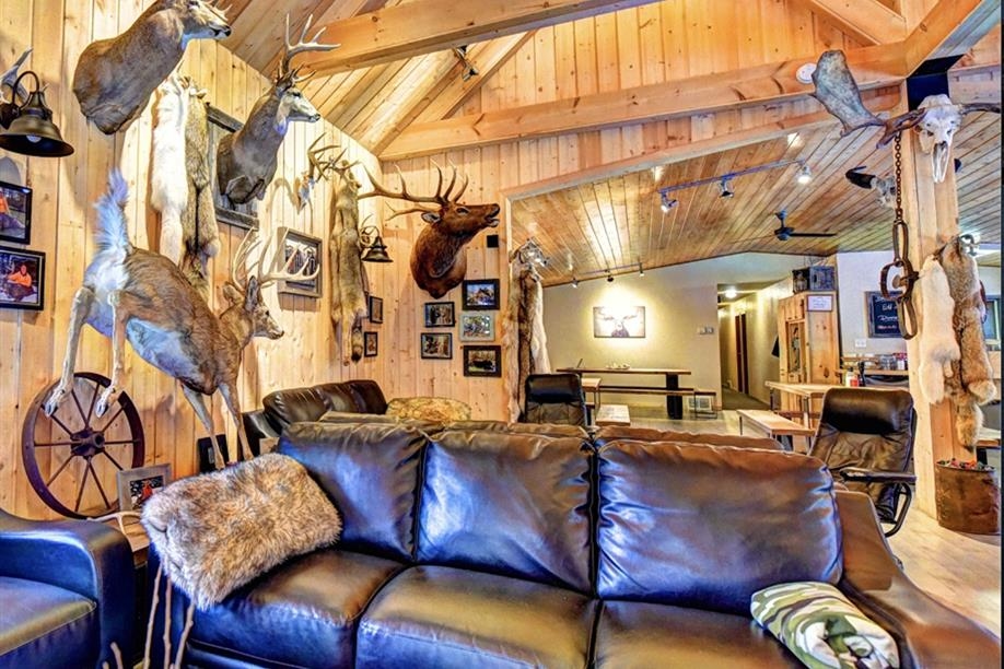 Western Trophy Outfitters & Great Grey Outfitters