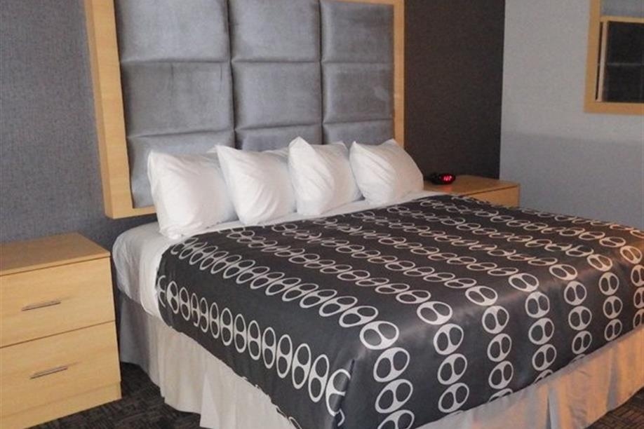 Western Star All Suites