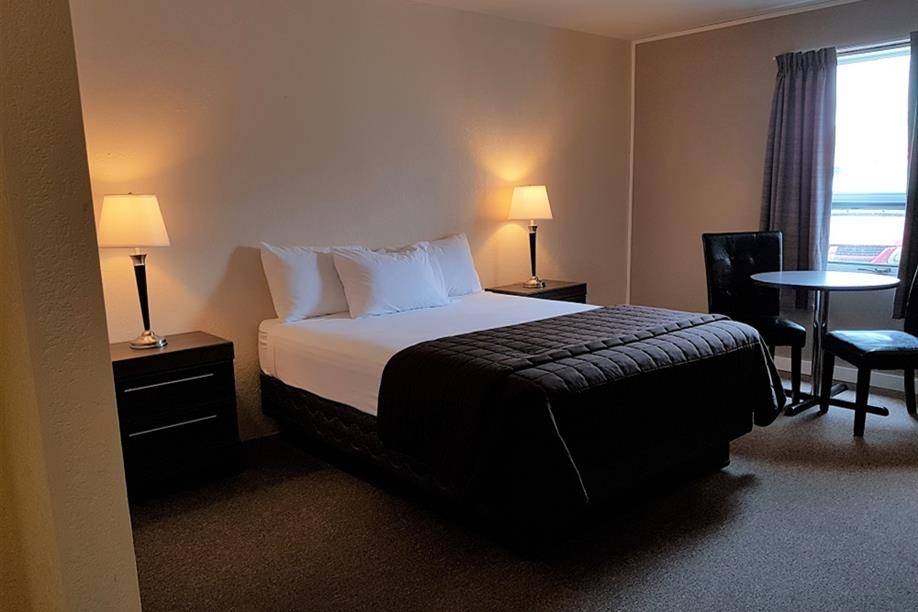 Willowbend Motel - Single Queen Guest Room