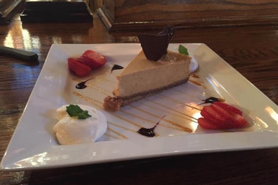 Hotel Senator (1987) Ltd - Winston's English Pub and Grill - Dessert