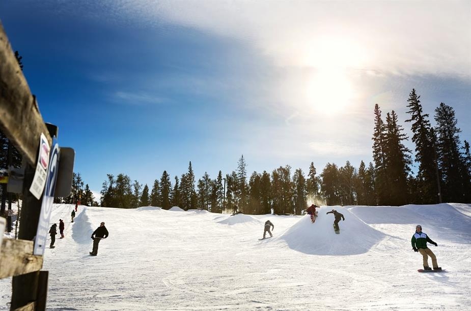 Kinsmen Ski and Snowboard Centre