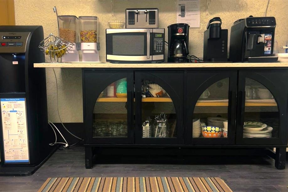 Maple Creek Motor Inn