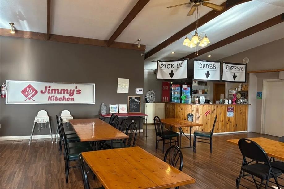 Maple Creek Motor Inn