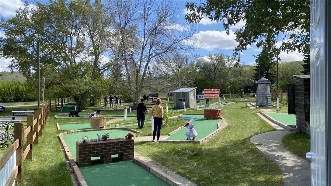 Squirrely Putt & Play