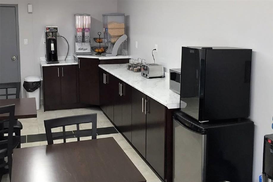 Travelodge Rosetown - Breakfast Area