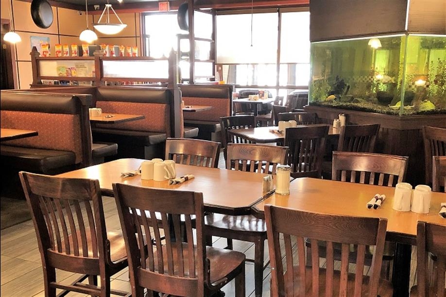 Tropical Inn Hotel & Convention Centre - Smitty's Restaurant