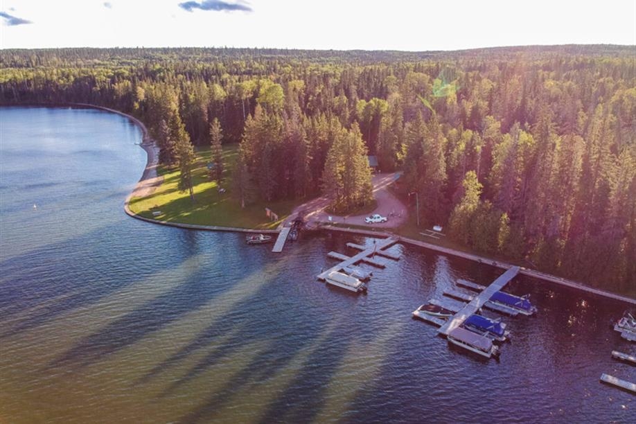 Waskesiu Marina Adventure Centre - The Narrows Marina